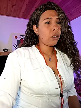 IVONNE COLLINS33 online show from 7, 3, 2026