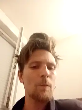 Snapshot of AcquiredCompound chatting on 27, 10, 2025 AcquiredCompound online show from 27, 10, 2025