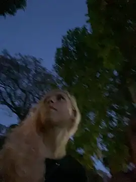 Snapshot of Bruna551 chatting on 6, 10, 2025 Bruna551 online show from 6, 10, 2025