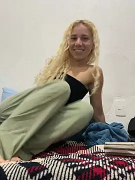 Bruna551 online show from 15, 4, 2026