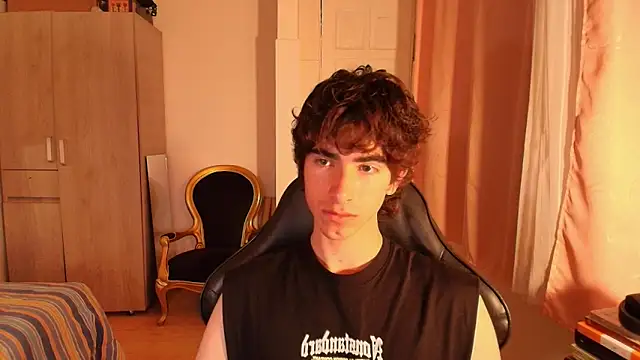 Nude Boy18 online show from 23, 9, 2025