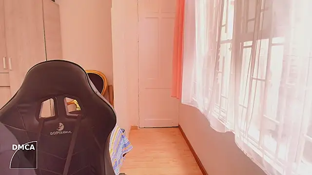 Nude Boy18 online show from 5, 10, 2025