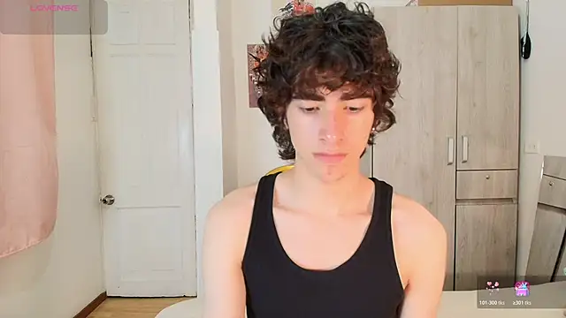 Nude Boy18 online show from 17, 11, 2025