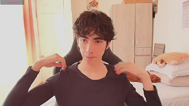 Nude Boy18 online show from 27, 5, 2026