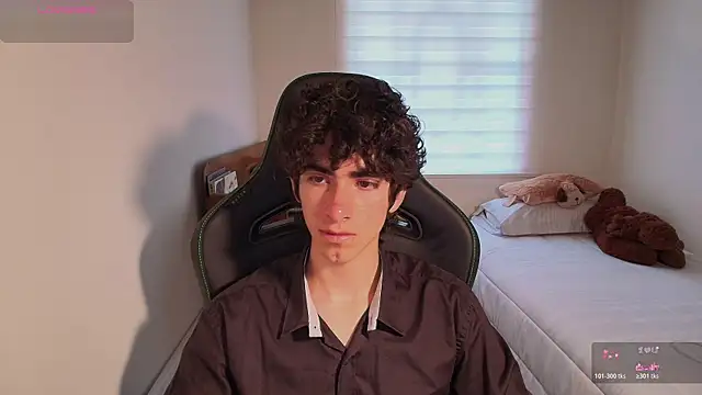 Snapshot of Nude_Boy18 chatting on 10, 6, 2026 Nude Boy18 online show from 10, 6, 2026