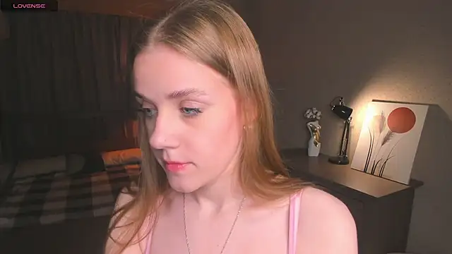 OdellaFrake online show from 17, 9, 2025