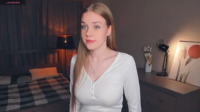 OdellaFrake online show from 19, 9, 2025