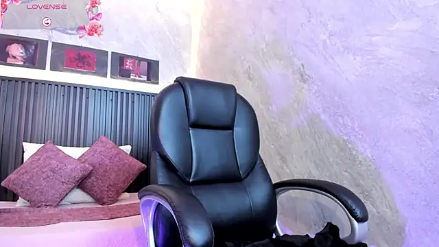 dark  nymph online show from 16, 9, 2025