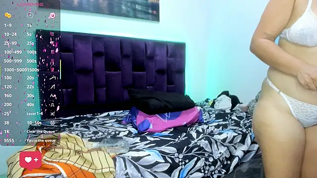 Alicia Whitee online show from 17, 3, 2026