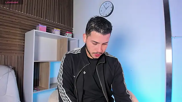 Axel grey  online show from 6, 10, 2025