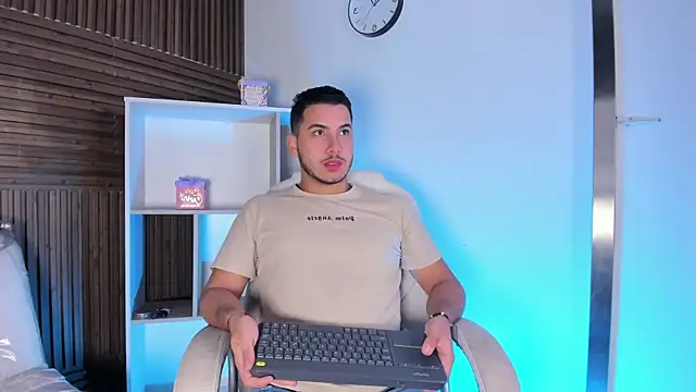 Axel grey  online show from 28, 10, 2025