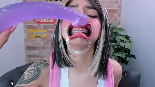 miss   abigail online show from 9, 10, 2025