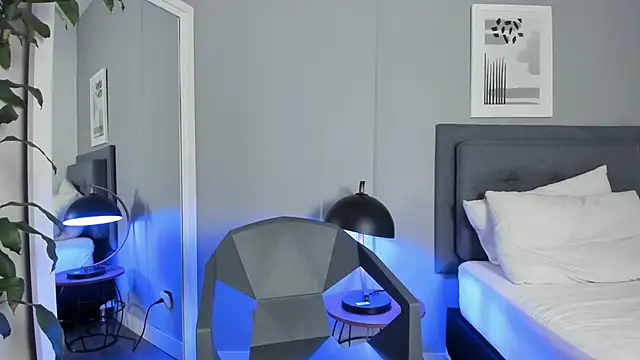 Tylerffoxx online show from 9, 10, 2025