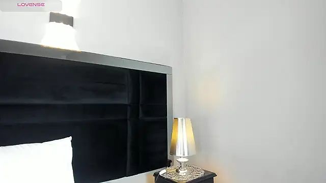 CarolineLee  online show from 25, 3, 2026