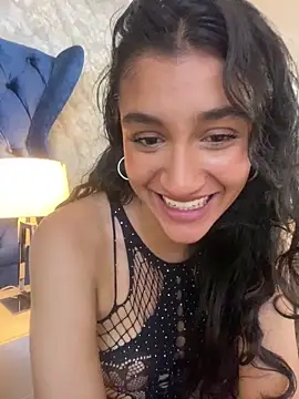 ValentiinaCruz online show from 15, 12, 2025