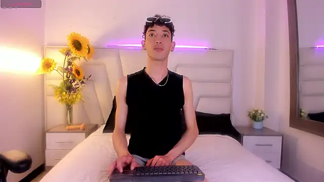 Ashton Myers online show from 19, 9, 2025