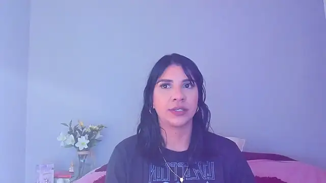 Laura-angeel online show from 1, 12, 2025