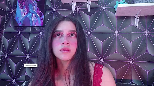 Megan Luxe online show from 17, 9, 2025