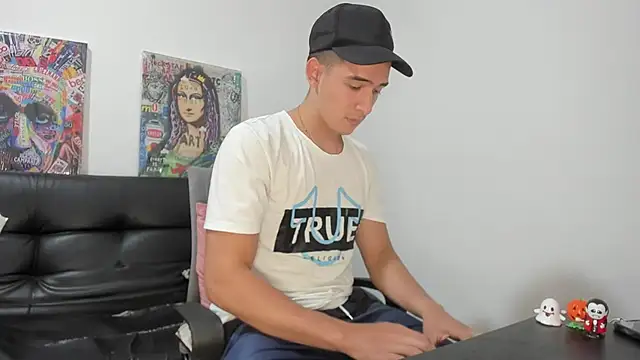 Mike3Xxx online show from 20, 10, 2025