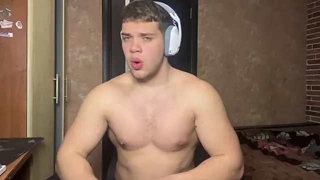 Snapshot of MusclePhantom chatting on 5, 5, 2026 MusclePhantom online show from 5, 5, 2026