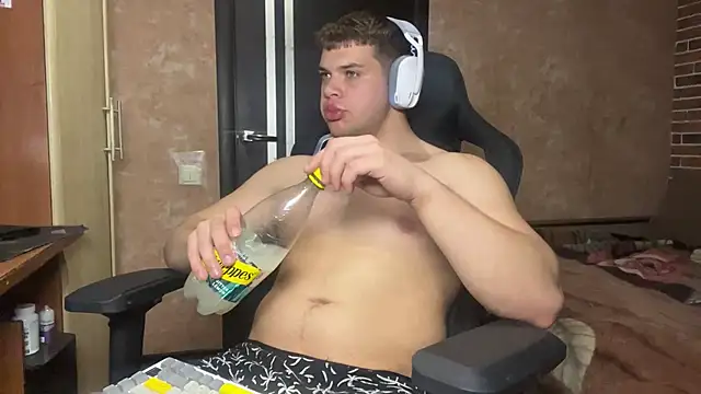 Snapshot of MusclePhantom chatting on 8, 5, 2026 MusclePhantom online show from 8, 5, 2026
