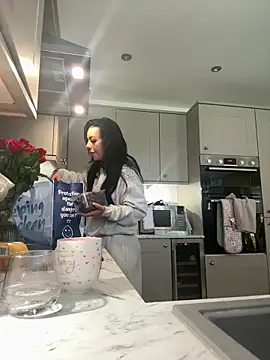 BELLABLACKXUK online show from 28, 4, 2026