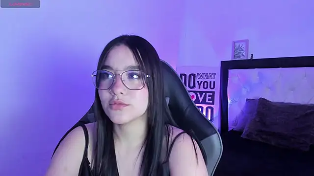 Snapshot of KimGarces chatting on 9, 9, 2025 KimGarces online show from 9, 9, 2025