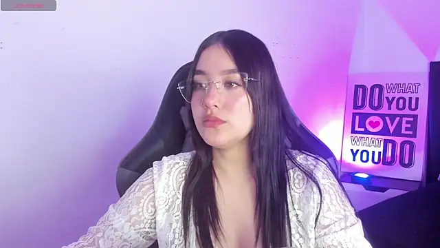 Snapshot of KimGarces chatting on 14, 9, 2025 KimGarces online show from 14, 9, 2025