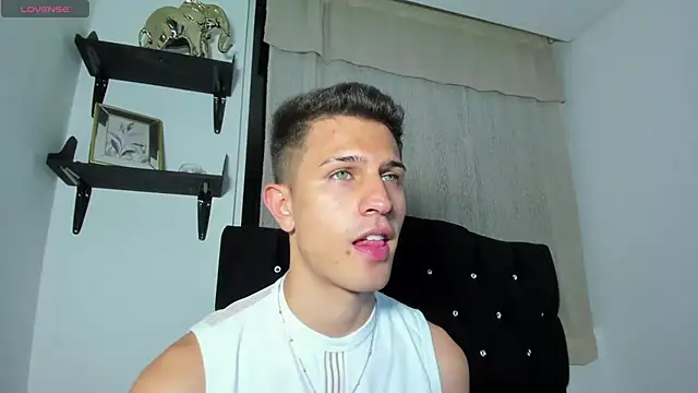 Snapshot of kevin_ahss chatting on 2, 6, 2026 kevin ahss online show from 2, 6, 2026