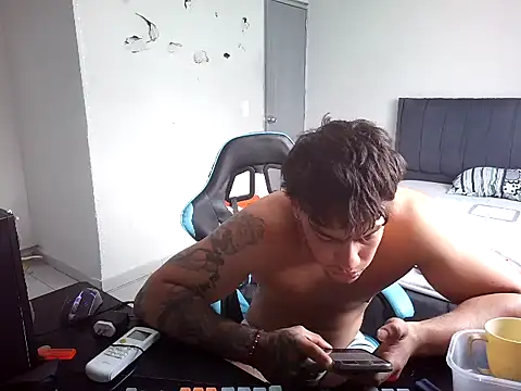 Snapshot of latin_party007 chatting on 13, 4, 2026 latin party007 online show from 13, 4, 2026