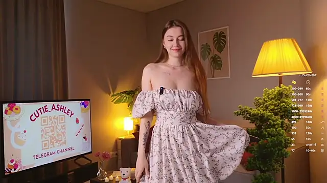 Luna Foxy online show from 16, 9, 2025