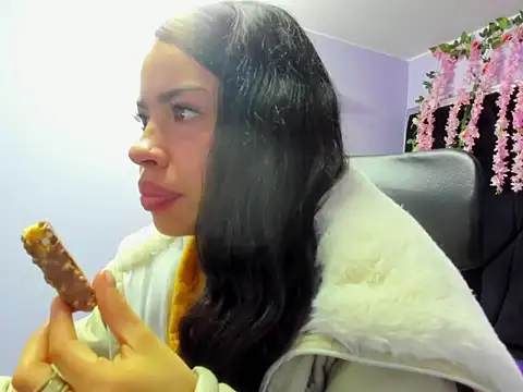 Nanis James online show from 18, 2, 2026