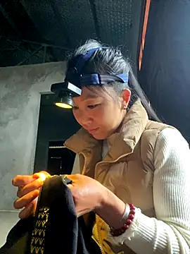 Huong-Ly online show from 12, 11, 2025