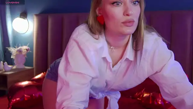 Snapshot of EvelynPoole chatting on 13, 2, 2026 EvelynPoole online show from 13, 2, 2026