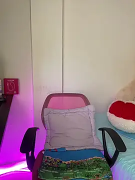 Zara Bel online show from 4, 3, 2026