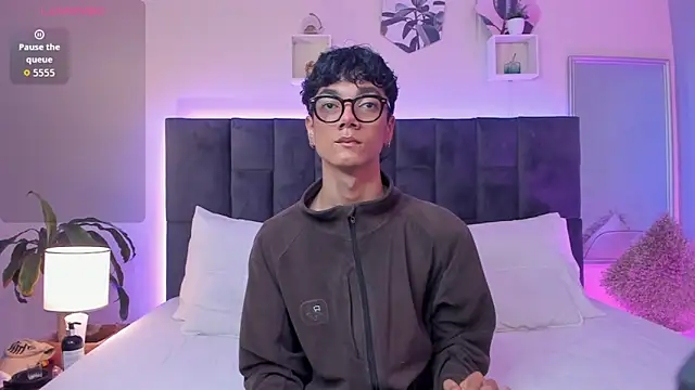 Phillicious   online show from 17, 9, 2025