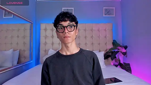 Phillicious   online show from 22, 9, 2025