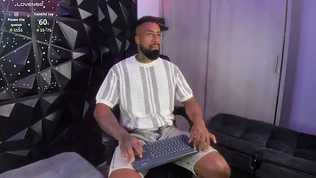 Snapshot of OstinDaniels chatting on 12, 9, 2025 OstinDaniels online show from 12, 9, 2025