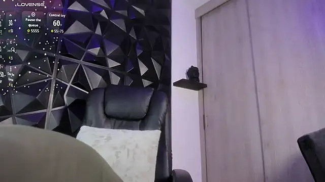Snapshot of OstinDaniels chatting on 24, 10, 2025 OstinDaniels online show from 24, 10, 2025
