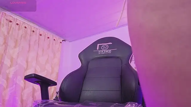 ZURY TAY online show from 27, 3, 2026