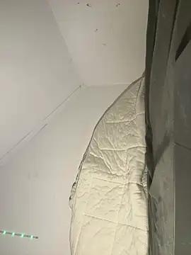 TwinklustbyEmi online show from 3, 3, 2026