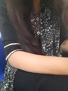 Aarti-kumri online show from 7, 11, 2025