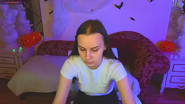 Kelly Cartier online show from 17, 10, 2025