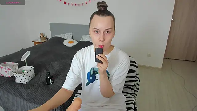 Kelly Cartier online show from 13, 2, 2026