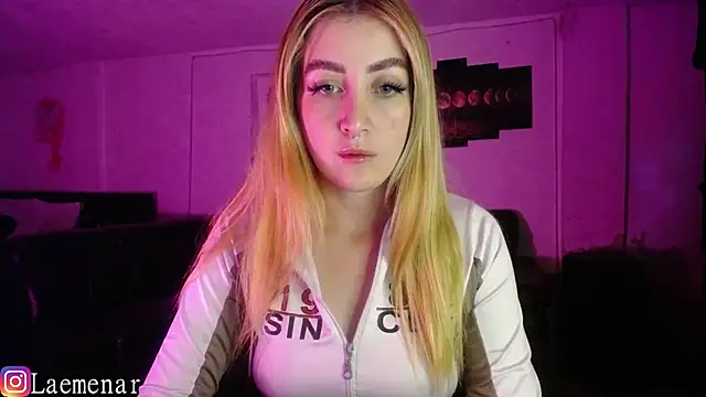 Snapshot of Saraa-Smith chatting on 6, 11, 2025 Saraa-Smith online show from 6, 11, 2025