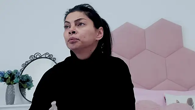 Snapshot of LadyLiia chatting on 21, 2, 2025 LadyLiia online show from 21, 2, 2025