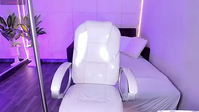 Snapshot of DulceGreem chatting on 9, 2, 2026 DulceGreem online show from 9, 2, 2026