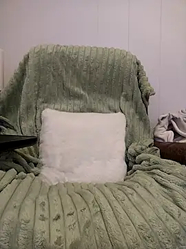 HoneySquirrel online show from 29, 5, 2026