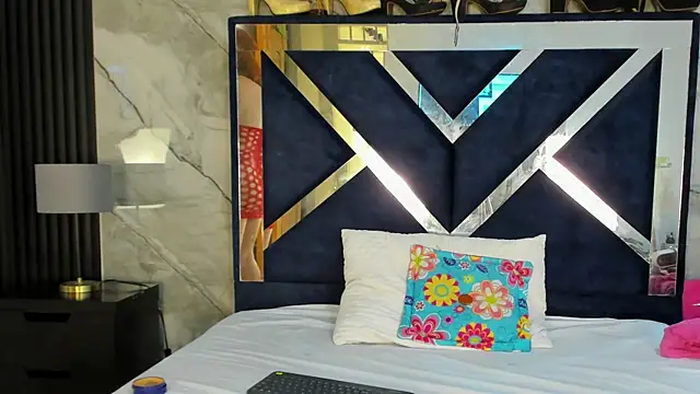 VanessaHard as online show from 11, 1, 2026