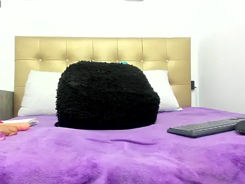 candy sex 18 online show from 1, 10, 2025